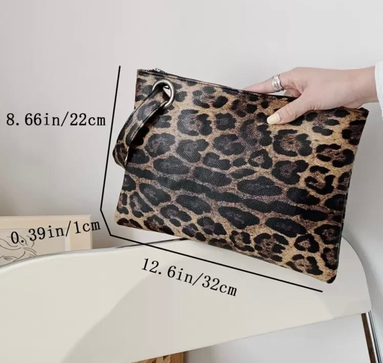Animal attraction clutch