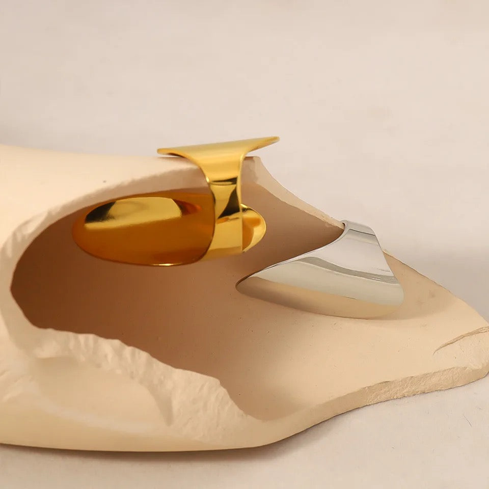 Golden Crest Adjustable Ring