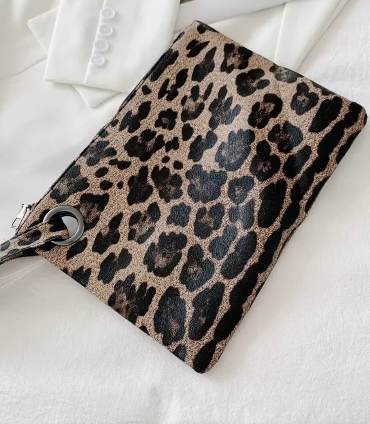 Animal attraction clutch